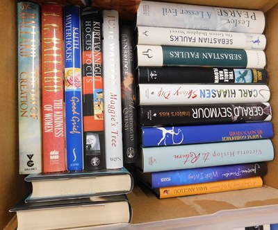 Lot 499 - Box: signed modern firsts etc