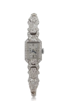 Lot 401 - A Art Deco diamond and precious metal ladies...