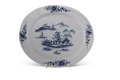 Lot 122 - A Lowestoft porcelain moulded stand painted...