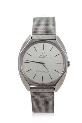 Lot 428 - A vintage Omega Constellation quartz on a...