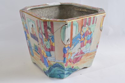 Lot 304 - 19th Century porcelain jardiniere decorated in...