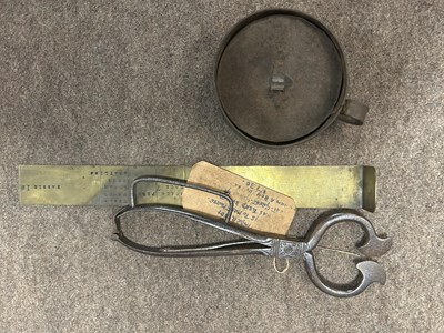Lot 275 - Plastic bag containing a mixed lot including a...