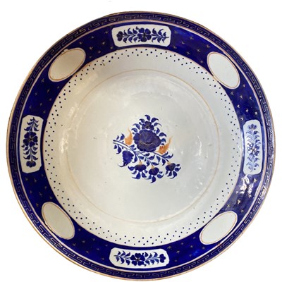Lot 323 - Chinese Export Plate