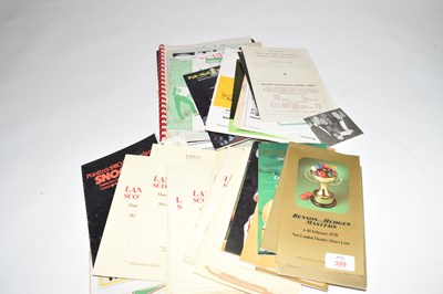 Lot 399 - Mixed lot of various snooker ephemera to...