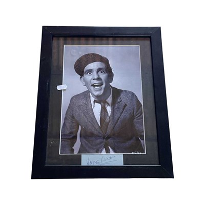 Lot 87 - A presentation frame with notelet bearing the...