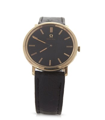 Lot 351 - A 9ct gold gents Omega wristwatch, hallmarked...