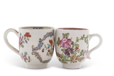 Lot 132 - A Lowestoft porcelain coffee cup decorated...
