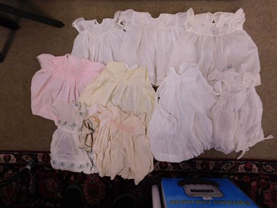 Lot 319 - A quantity of mixed mid 20th Century...