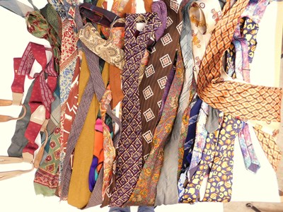 Lot 311 - A large quantity of gentleman's ties to...